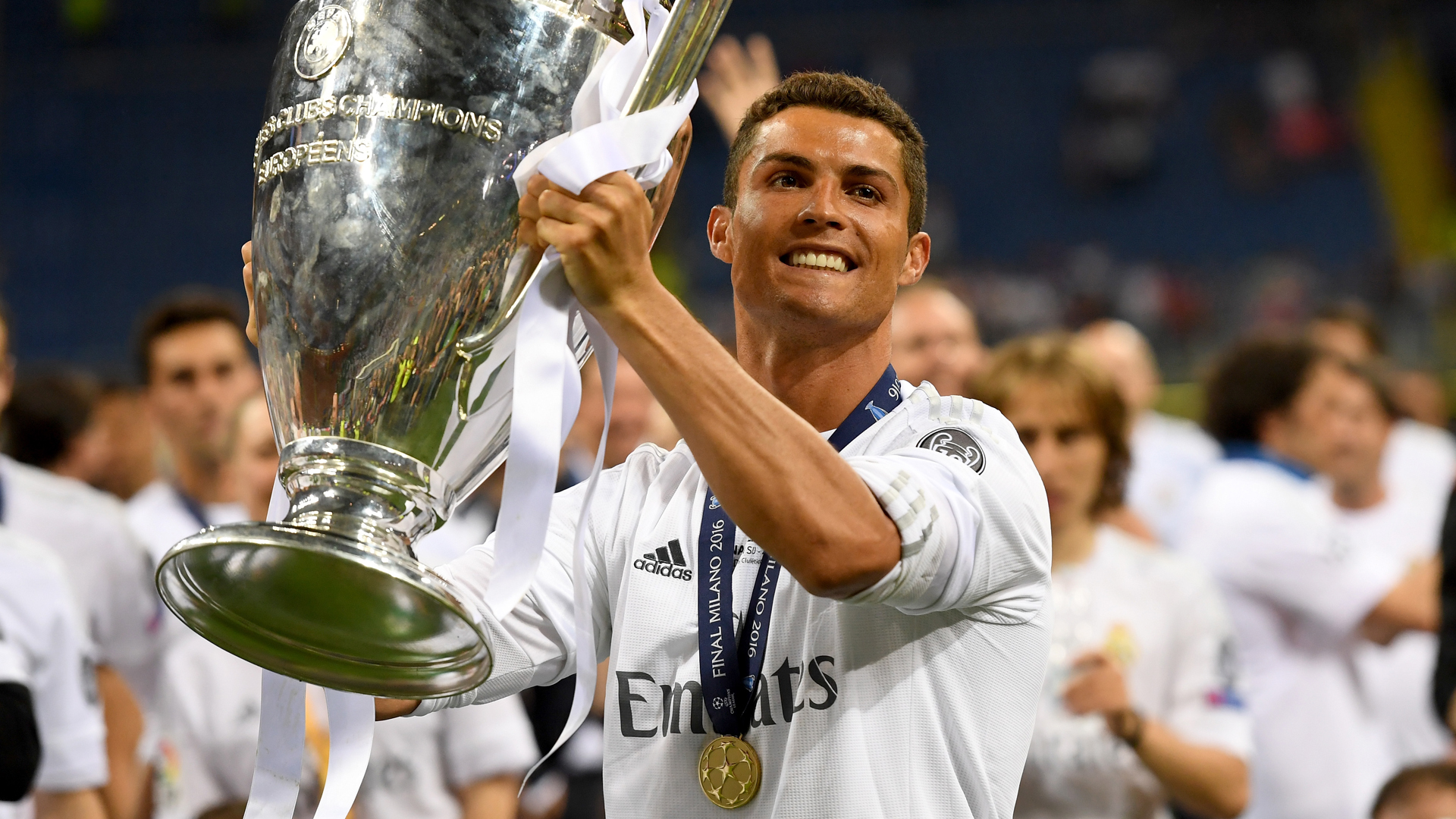 Ronaldo duoc vinh danh sau loat ky luc tai san choi Champions League