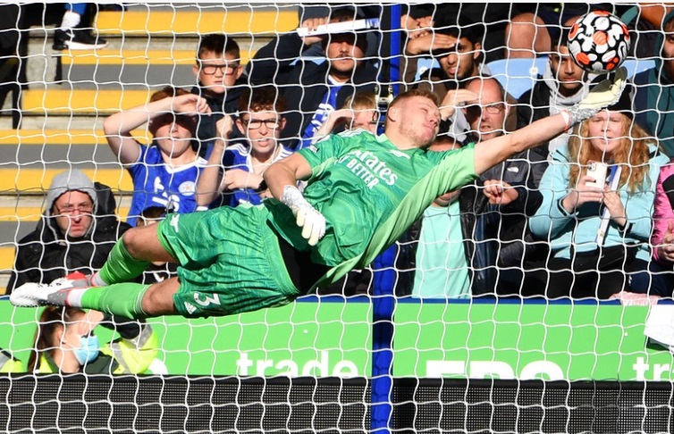 Arsenal tri an thu thanh Aaron Ramsdale